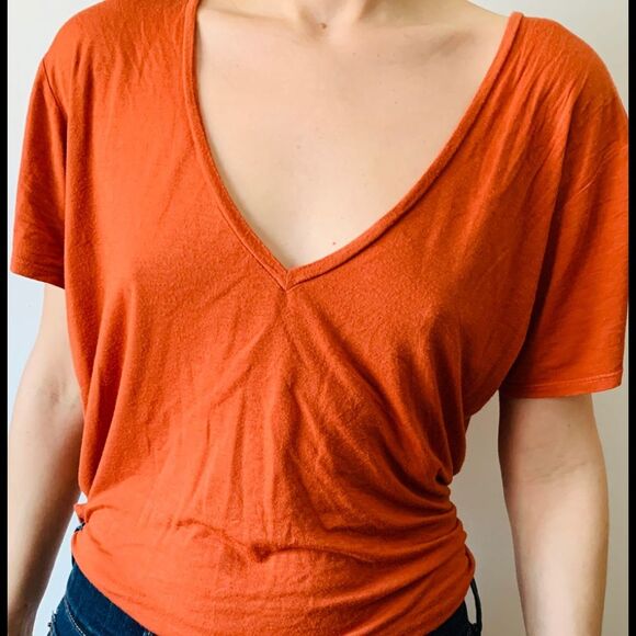 Flynn Skye brick/burnt orange color short-sleeved deep v-neck top, size Small - Picture 1 of 6